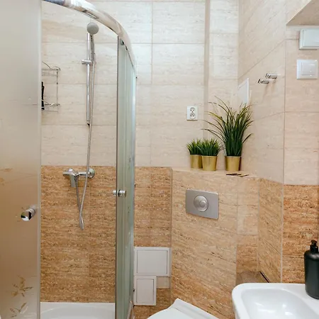 Apartment Plac Konstytucji 6 Orange - Dla 4 Osob - Bezplatny Parking - Free Parking - Piekny Widok Na Panorame Warszawy Warschau