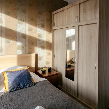 Apartment Plac Konstytucji 6 Orange - Dla 4 Osob - Bezplatny Parking - Free Parking - Piekny Widok Na Panorame Warszawy *