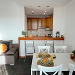 Plac Konstytucji 6 Orange - Dla 4 Osob - Bezplatny Parking - Free Parking - Piekny Widok Na Panorame Warszawy