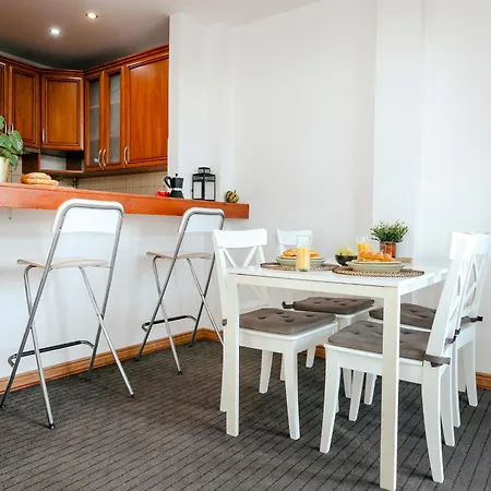 Plac Konstytucji 6 Orange - Dla 4 Osob - Bezplatny Parking - Free Parking - Piekny Widok Na Panorame Warszawy