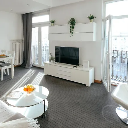 Plac Konstytucji 6 Orange - Dla 4 Osob - Bezplatny Parking - Free Parking - Piekny Widok Na Panorame Warszawy * 华沙