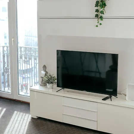 Plac Konstytucji 6 Orange - Dla 4 Osob - Bezplatny Parking - Free Parking - Piekny Widok Na Panorame Warszawy *